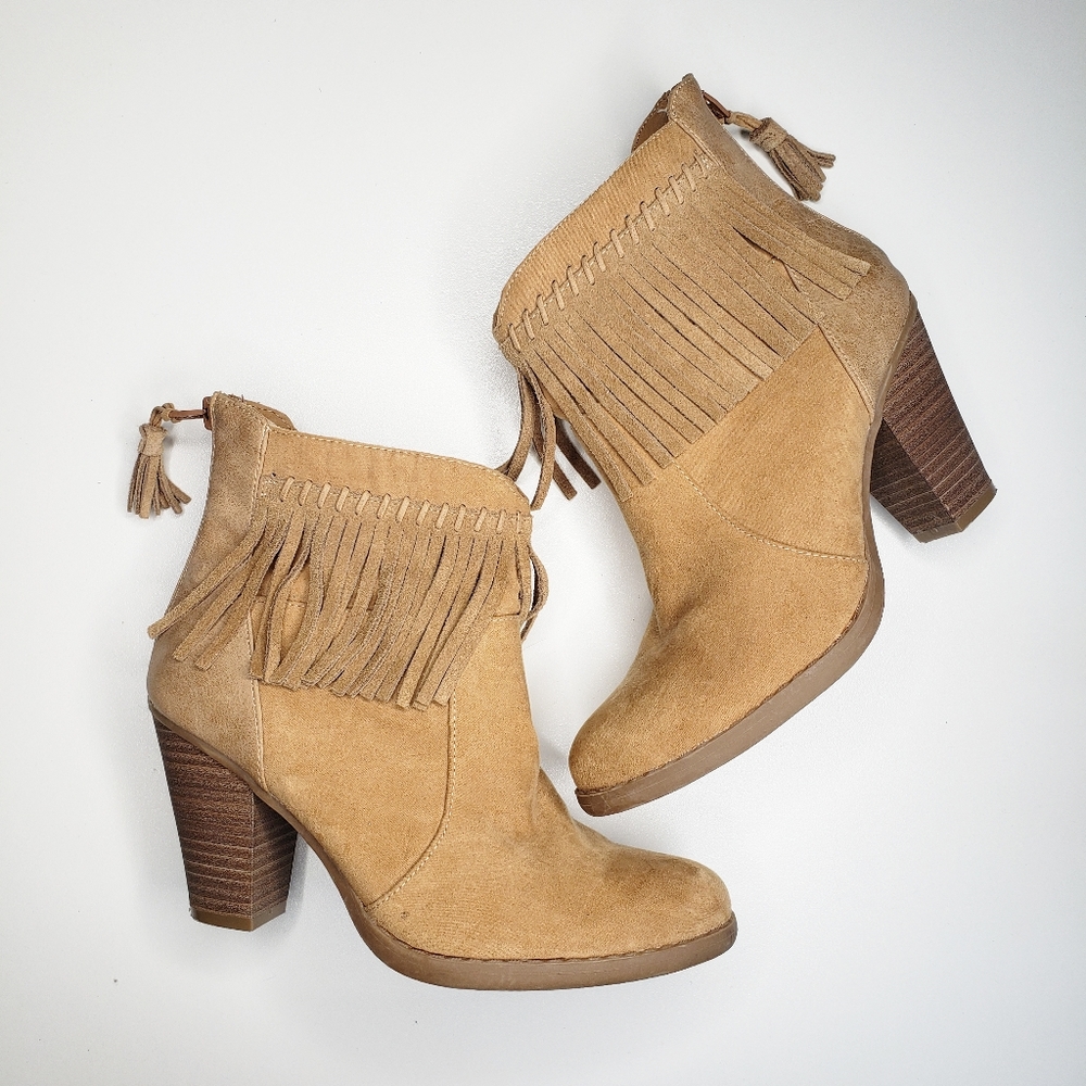 Women's Fringe Booties. 6